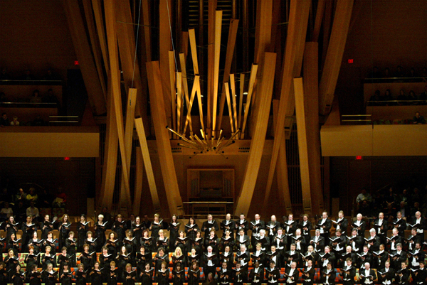 The Los Angeles Master Chorale in 2003, performing in Walt Disney Concert Hall.