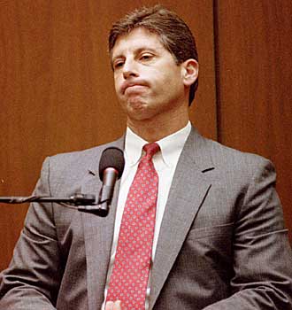 Detective Mark Fuhrman on the witness stand. 