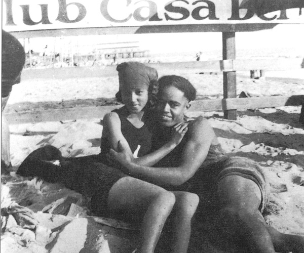 An image from the book "Shades of L.A., Pictures From Ethnic Family Albums" by Carolyn Kozo Cole and Kathy Kobayashi, shows a couple at Inkwell Beach.
