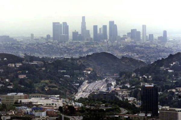 Aerial photo view looking south toward downtown Los Angeles from the San Fernando Valley.
