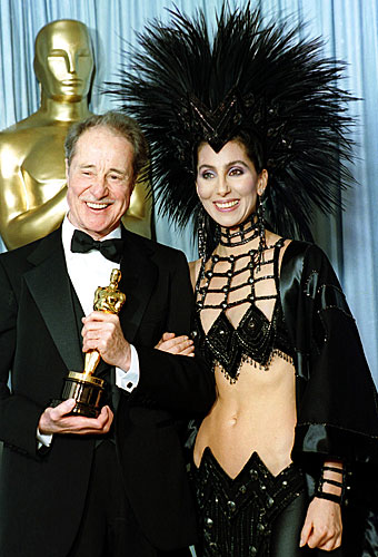 Cher presented Don Ameche with the supporting actor Oscar for his performance in "Cocoon."