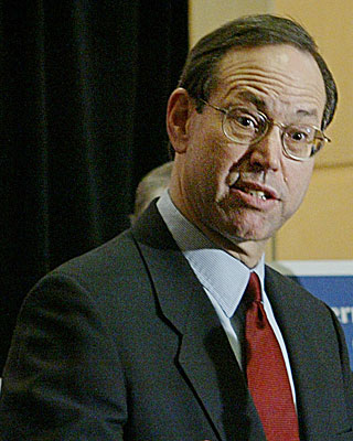 Ohio Gov. Bob Taft speaks during the National Governors Assn. meeting in February 2004.
