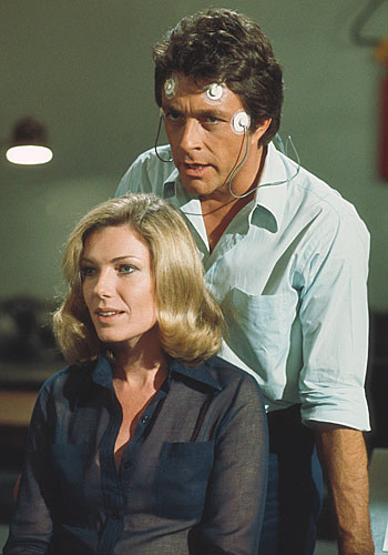 Mariette Hartley as Dr. Carolyn Fields and Bill Bixby as Bruce Banner in "The Incredible Hulk."
