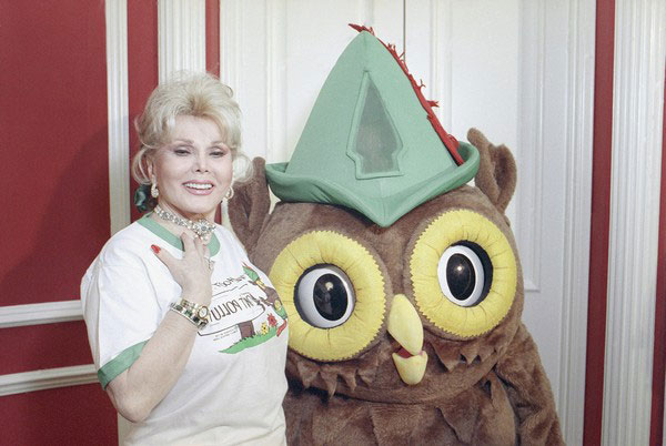 Zsa Zsa Gabor joins Woodsy in efforts to fight pollution.