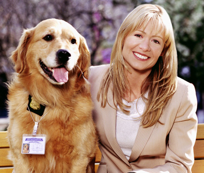 Deanne Bray stars as Sue Thomas, a deaf FBI investigator who puts her lip-reading skills to work with the help of her hearing dog, Levi.