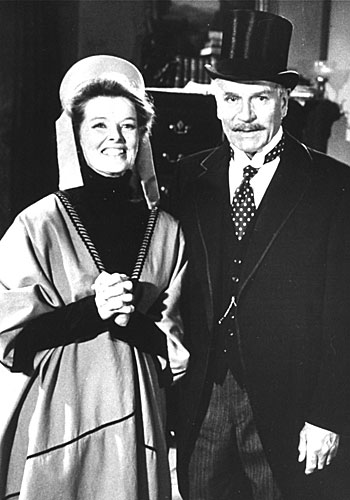 Katharine Hepburn and Laurence Olivier in "Love Among the Ruins."